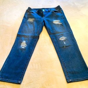 Size 4- cropped boyfriend jeans. Medium blue.
